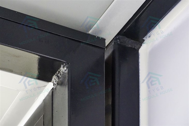 Sliding Out Prefabricated Glass House